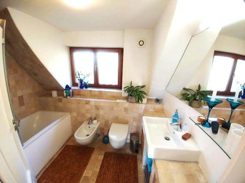 Mediterran-Skandinavisch - Outdoorwhirlpool Ganzjaehrig Burgthann Exterior foto