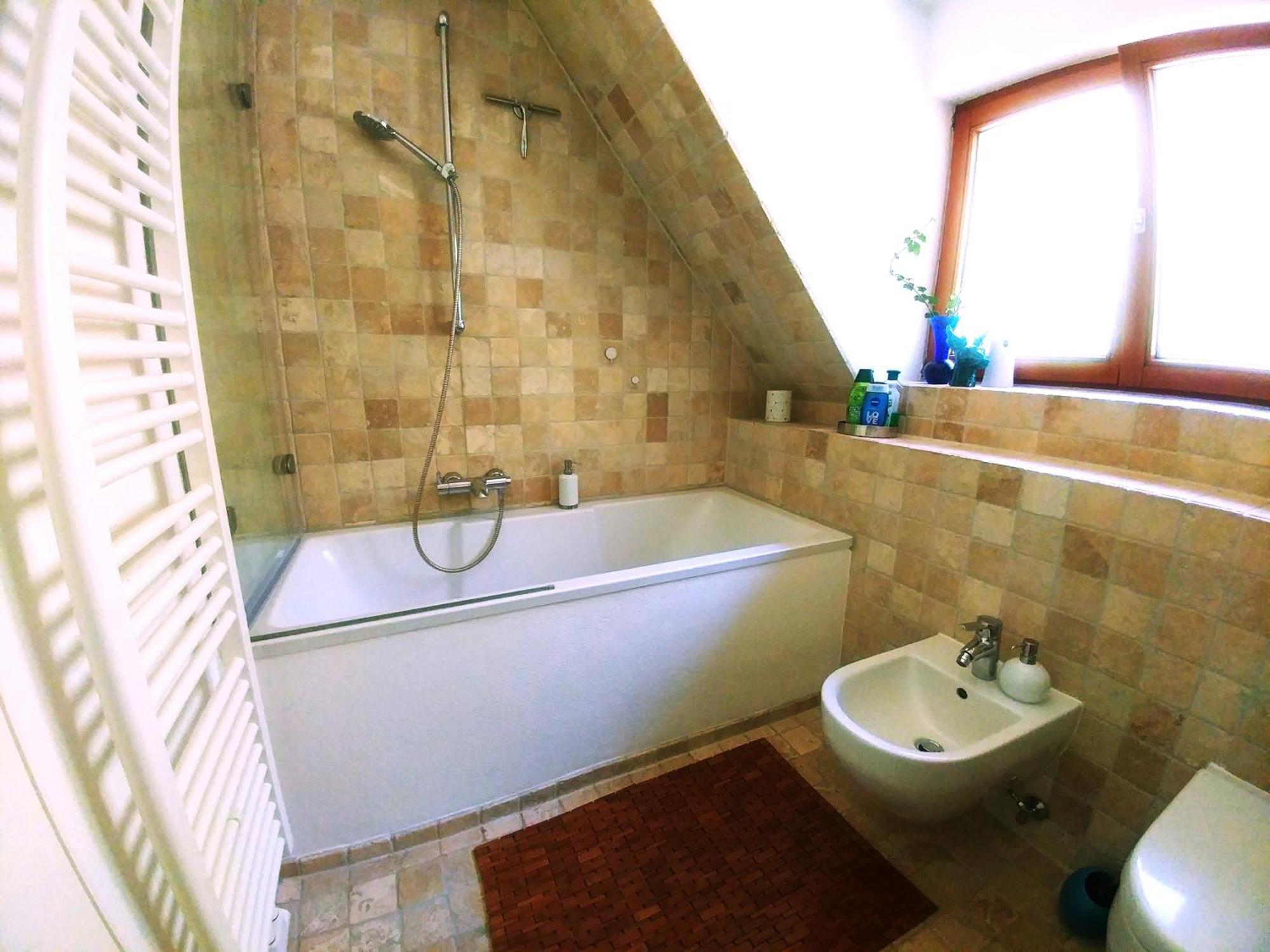 Mediterran-Skandinavisch - Outdoorwhirlpool Ganzjaehrig Burgthann Exterior foto